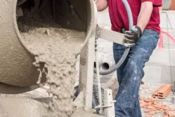 Miešanie makrovlákna ArmoTec v miešačke betónu Miešanie makrovlákna ArmoTec v miešačke betónu